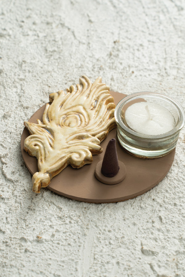 Ivory Plume Aroma Set Artwork