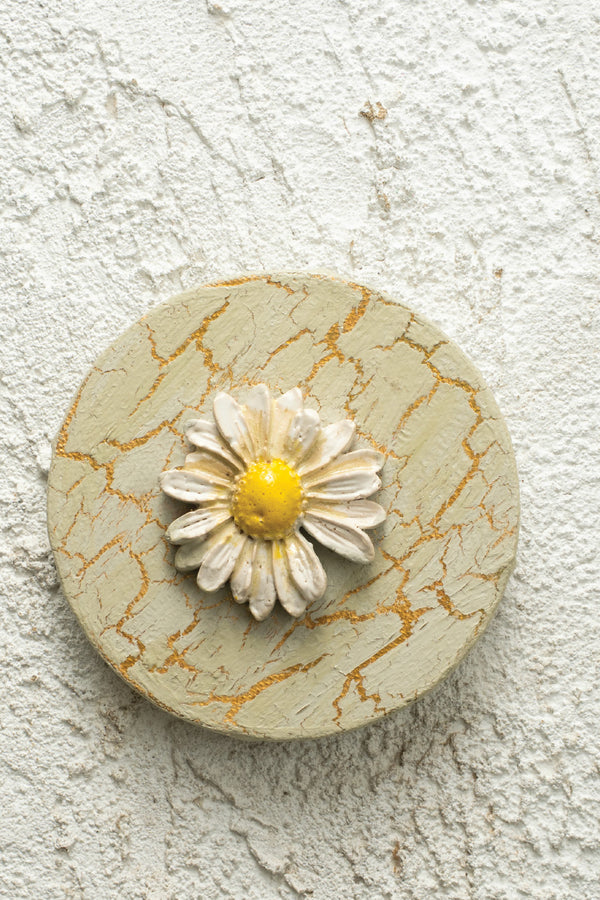 Golden Crackle Daisy Medallion