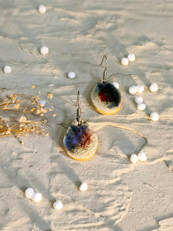 Afreen - Teardrop red