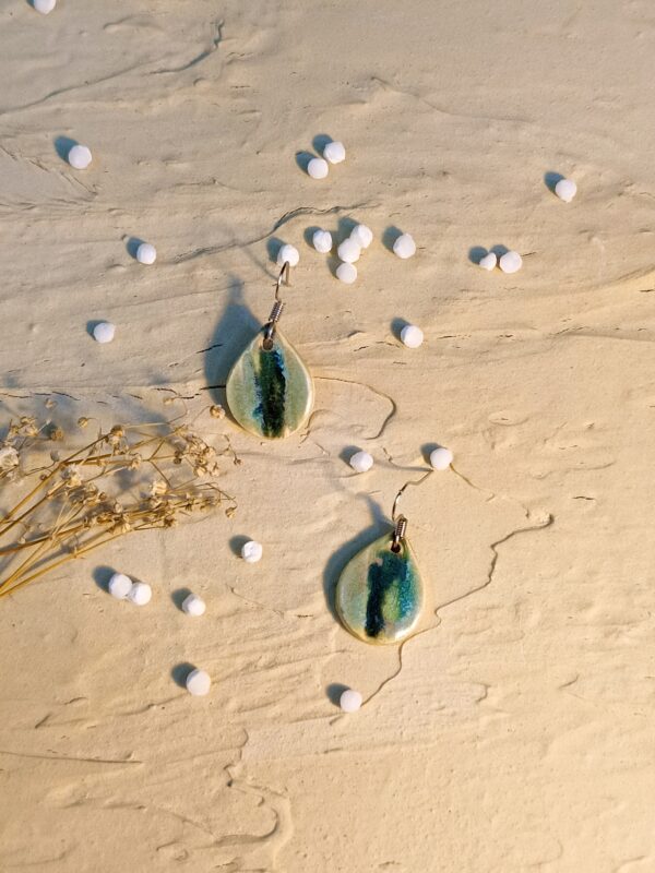 Afreen -small teardrop - Image 3