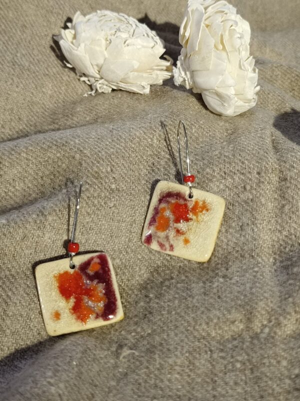 Soz - Red square with specks of maroon and orange
