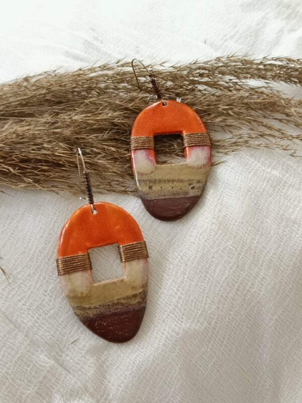 Rozzana - Oval orange and beige